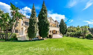 Opmerkelijke, Spaanse villa te koop met zeezicht en op een groot perceel in Sierra Blanca in Marbella 789619 