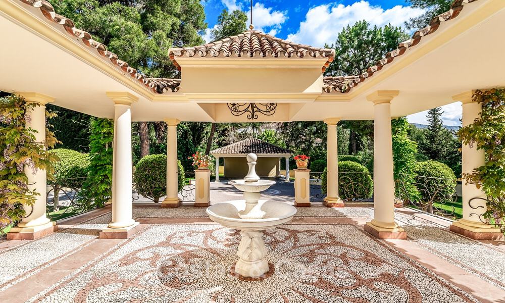 Opmerkelijke, Spaanse villa te koop met zeezicht en op een groot perceel in Sierra Blanca in Marbella 789621