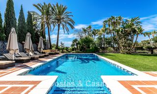 Opmerkelijke, Spaanse villa te koop met zeezicht en op een groot perceel in Sierra Blanca in Marbella 789622 