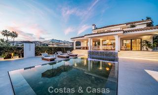 Modern-Mediterrane villa met zeezicht te koop in een geprefereerde wijk van Nueva Andalucia, Marbella 789640 