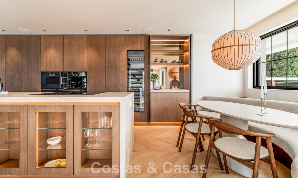 Modern-Mediterrane villa met zeezicht te koop in een geprefereerde wijk van Nueva Andalucia, Marbella 789643