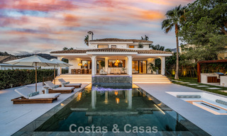 Modern-Mediterrane villa met zeezicht te koop in een geprefereerde wijk van Nueva Andalucia, Marbella 789645 