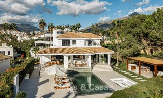 Modern-Mediterrane villa met zeezicht te koop in een geprefereerde wijk van Nueva Andalucia, Marbella 789649 