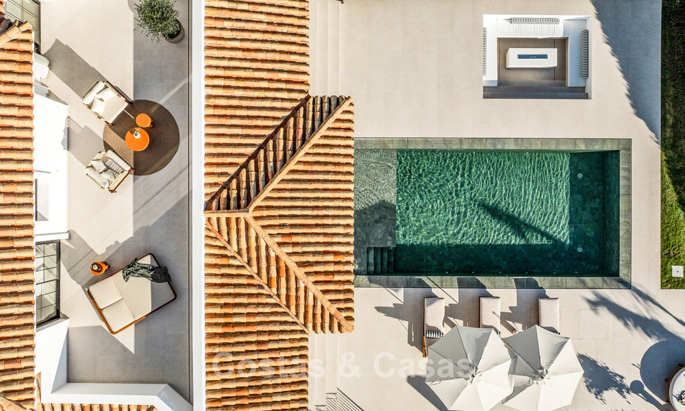 Modern-Mediterrane villa met zeezicht te koop in een geprefereerde wijk van Nueva Andalucia, Marbella 789650