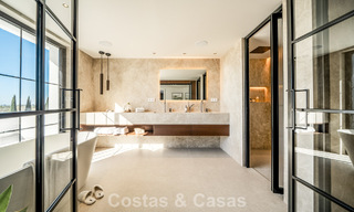 Modern-Mediterrane villa met zeezicht te koop in een geprefereerde wijk van Nueva Andalucia, Marbella 789660 