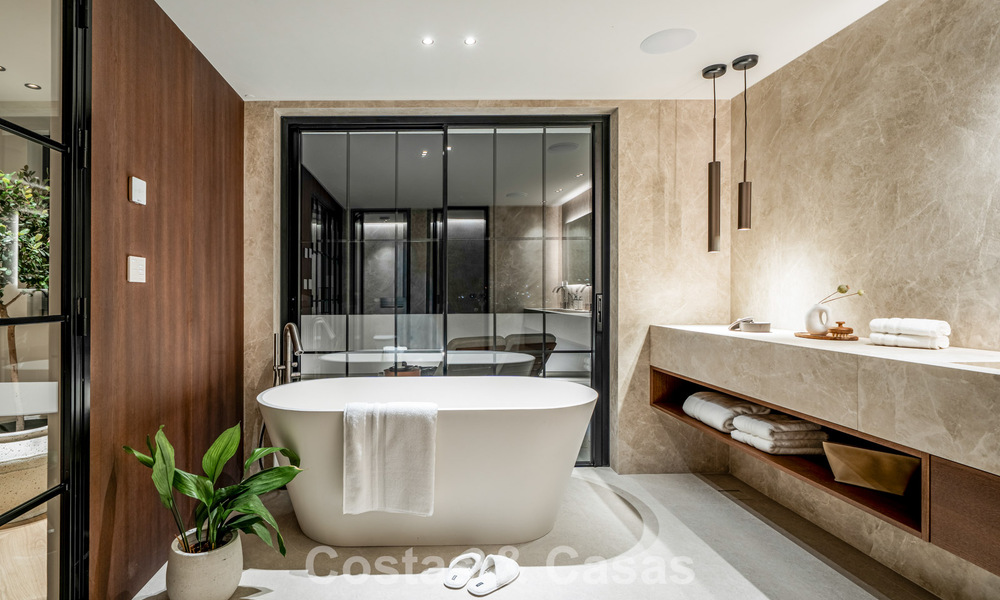 Modern-Mediterrane villa met zeezicht te koop in een geprefereerde wijk van Nueva Andalucia, Marbella 789661