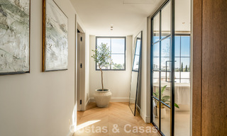 Modern-Mediterrane villa met zeezicht te koop in een geprefereerde wijk van Nueva Andalucia, Marbella 789663 