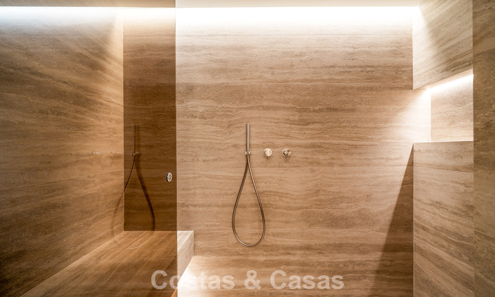 Modern-Mediterrane villa met zeezicht te koop in een geprefereerde wijk van Nueva Andalucia, Marbella 789669