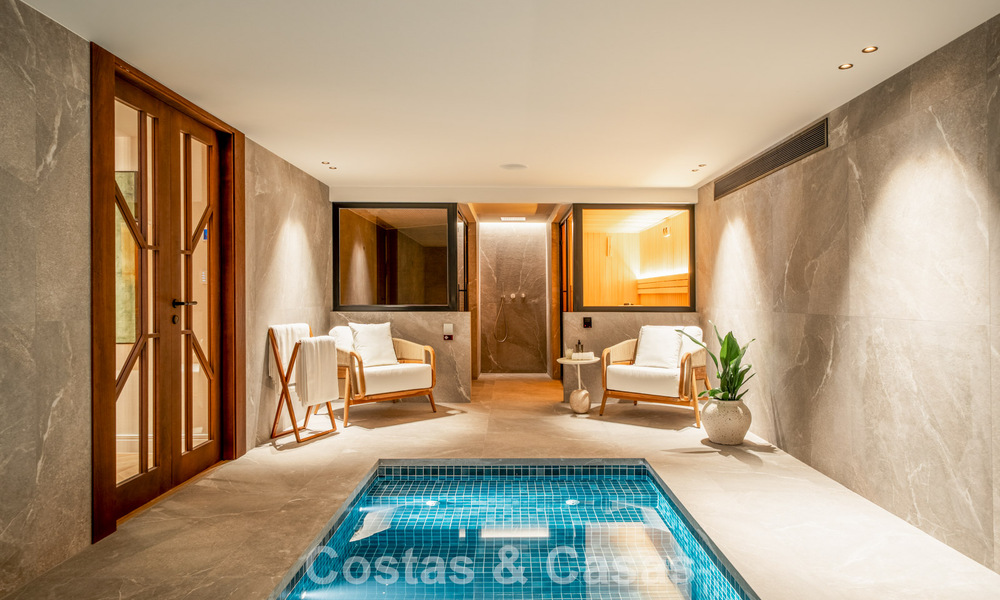 Modern-Mediterrane villa met zeezicht te koop in een geprefereerde wijk van Nueva Andalucia, Marbella 789676