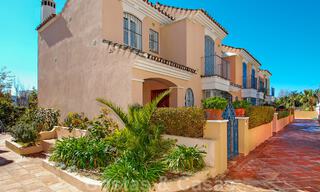 Charmante rijwoningen te koop in een gated community aan de Golden Mile van Marbella 808410 