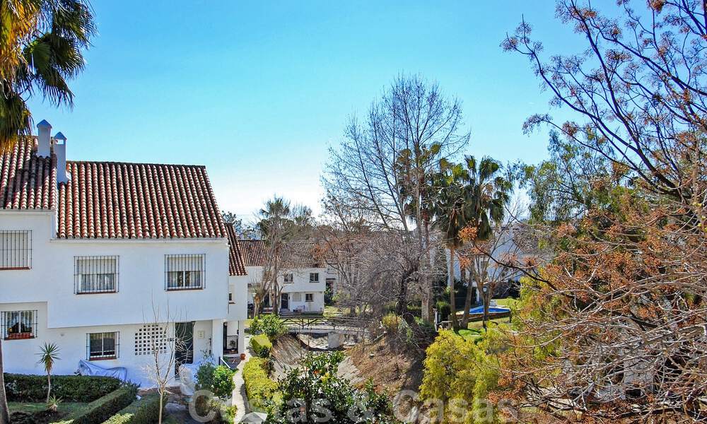 Charmante rijwoningen te koop in een gated community aan de Golden Mile van Marbella 808418