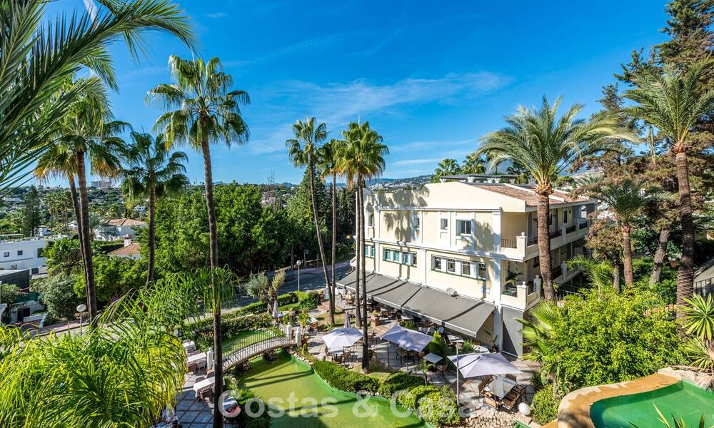 Ruim, modern gerenoveerde rijwoning te koop in het hartje van Nueva Andalucia’s golfvallei, Marbella 789973