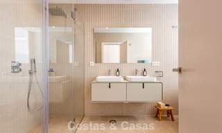 Ruim, modern gerenoveerde rijwoning te koop in het hartje van Nueva Andalucia’s golfvallei, Marbella 789994 