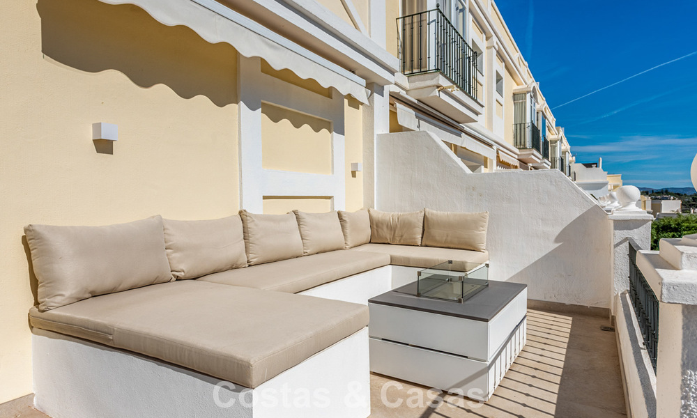 Ruim, modern gerenoveerde rijwoning te koop in het hartje van Nueva Andalucia’s golfvallei, Marbella 789998