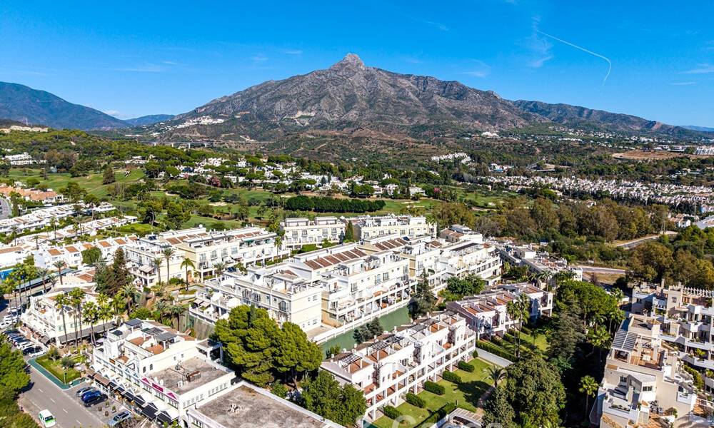 Ruim, modern gerenoveerde rijwoning te koop in het hartje van Nueva Andalucia’s golfvallei, Marbella 790006