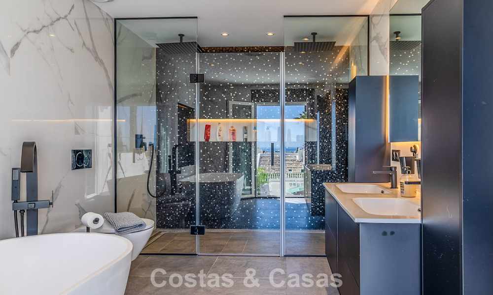 Ruim Spaans herenhuis te koop met een modern interieur in de Aloha-Golf gemeenschap in Nueva Andalucia, Marbella 790152