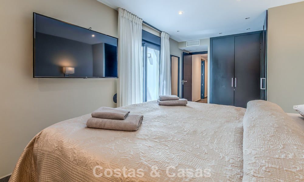 Ruim Spaans herenhuis te koop met een modern interieur in de Aloha-Golf gemeenschap in Nueva Andalucia, Marbella 790154