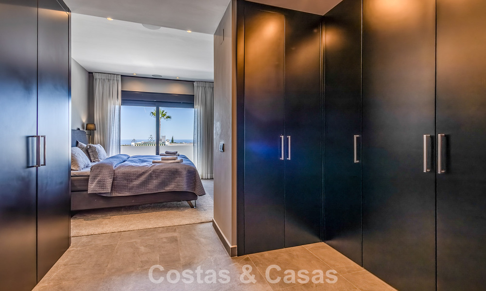 Ruim Spaans herenhuis te koop met een modern interieur in de Aloha-Golf gemeenschap in Nueva Andalucia, Marbella 790173
