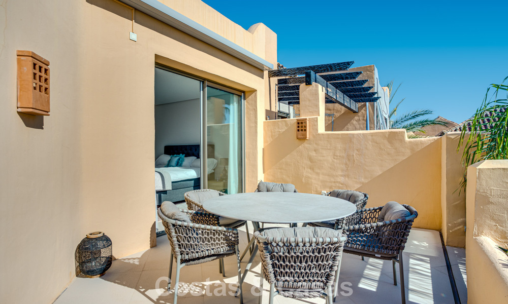 Instapklaar, gemoderniseerd penthouse te koop in een luxueus complex aan de Golden Mile van Marbella 790091