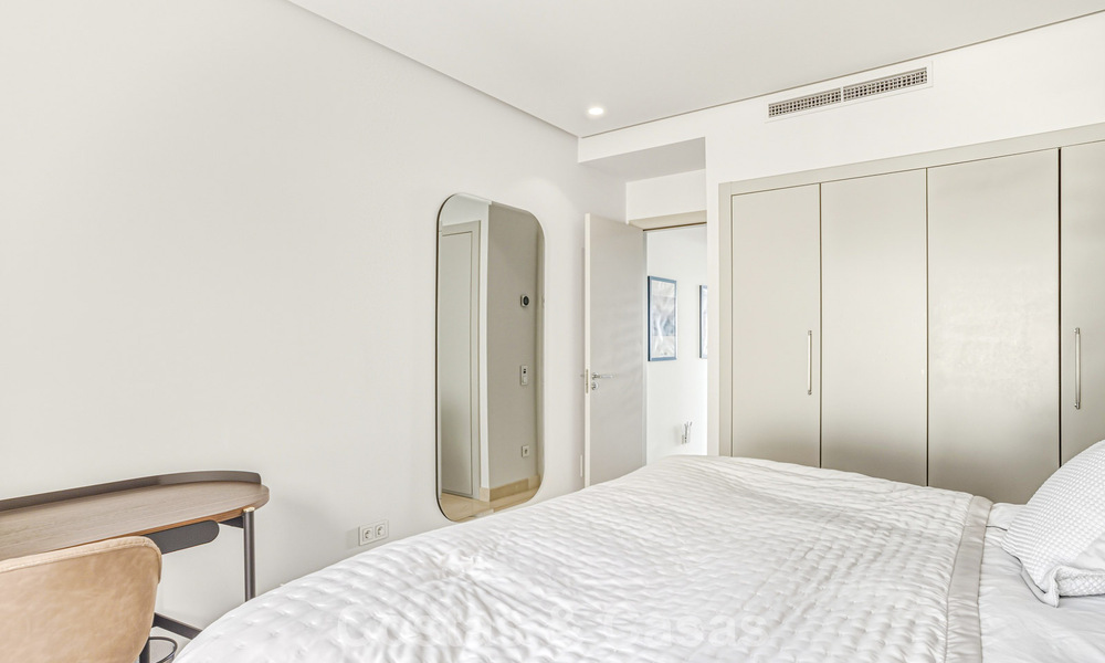 Instapklaar, gemoderniseerd penthouse te koop in een luxueus complex aan de Golden Mile van Marbella 790119