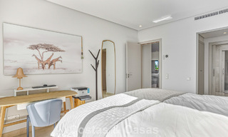 Instapklaar, gemoderniseerd penthouse te koop in een luxueus complex aan de Golden Mile van Marbella 790120 