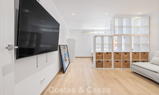 Charmant rijhuis met eigentijds interieur te koop, op loopafstand van het strand en het centrum van San Pedro, Marbella 790070 