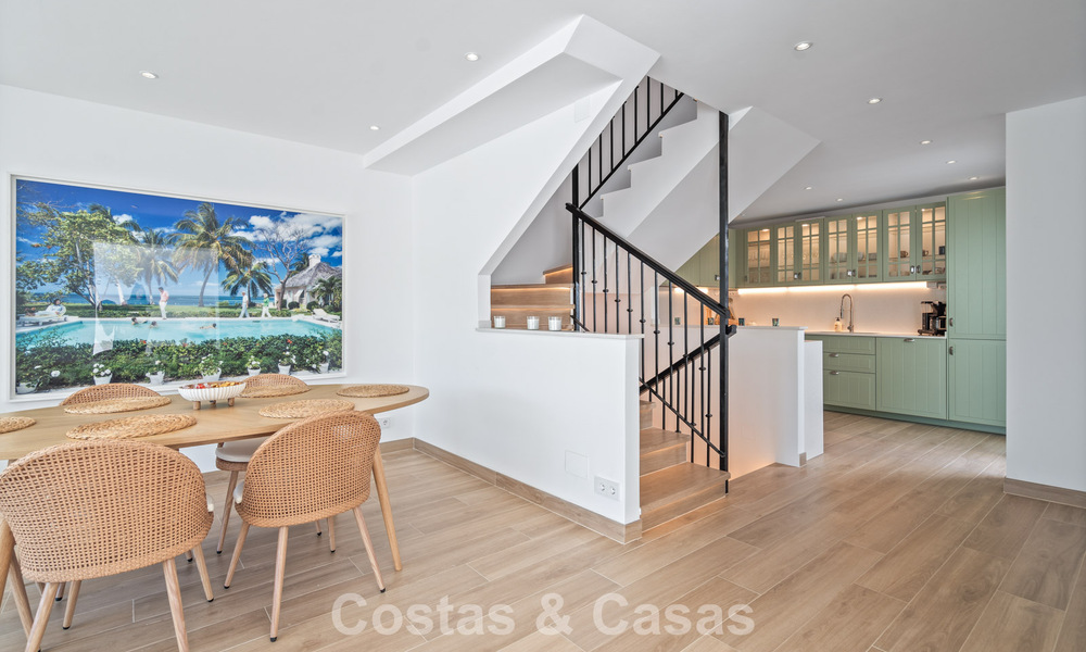 Charmant rijhuis met eigentijds interieur te koop, op loopafstand van het strand en het centrum van San Pedro, Marbella 790076