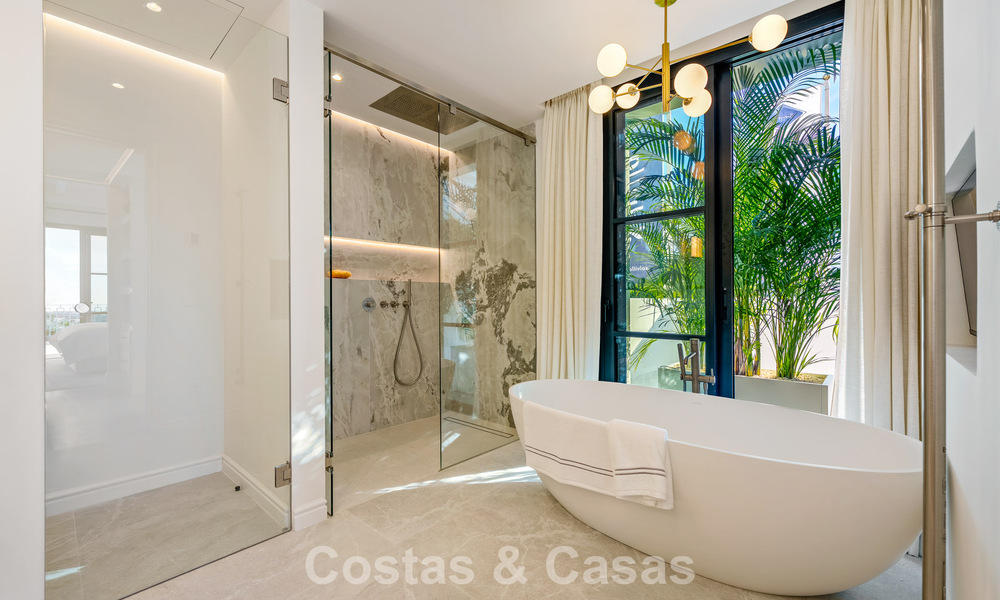 Eersteklas gerenoveerde luxevilla te koop, in een geprefereerde gemeenschap in La Quinta, Marbella - Benahavis 790230