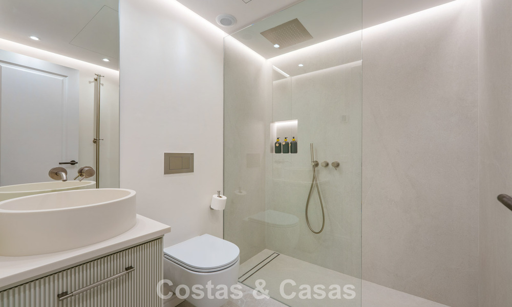 Eersteklas gerenoveerde luxevilla te koop, in een geprefereerde gemeenschap in La Quinta, Marbella - Benahavis 790254