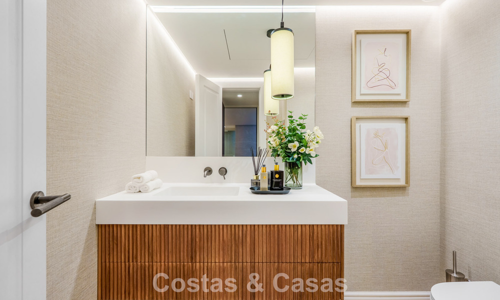 Eersteklas gerenoveerde luxevilla te koop, in een geprefereerde gemeenschap in La Quinta, Marbella - Benahavis 790255