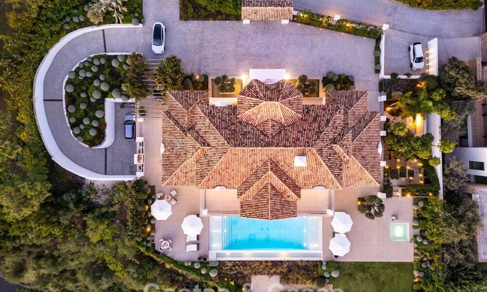 Mediterrane luxevilla met een klassieke architectuur te koop en zeezicht in het Marbella Club Resort in Benahavis 790332