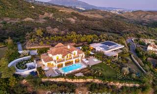 Mediterrane luxevilla met een klassieke architectuur te koop en zeezicht in het Marbella Club Resort in Benahavis 790333 
