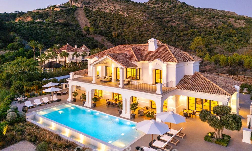 Mediterrane luxevilla met een klassieke architectuur te koop en zeezicht in het Marbella Club Resort in Benahavis 790334