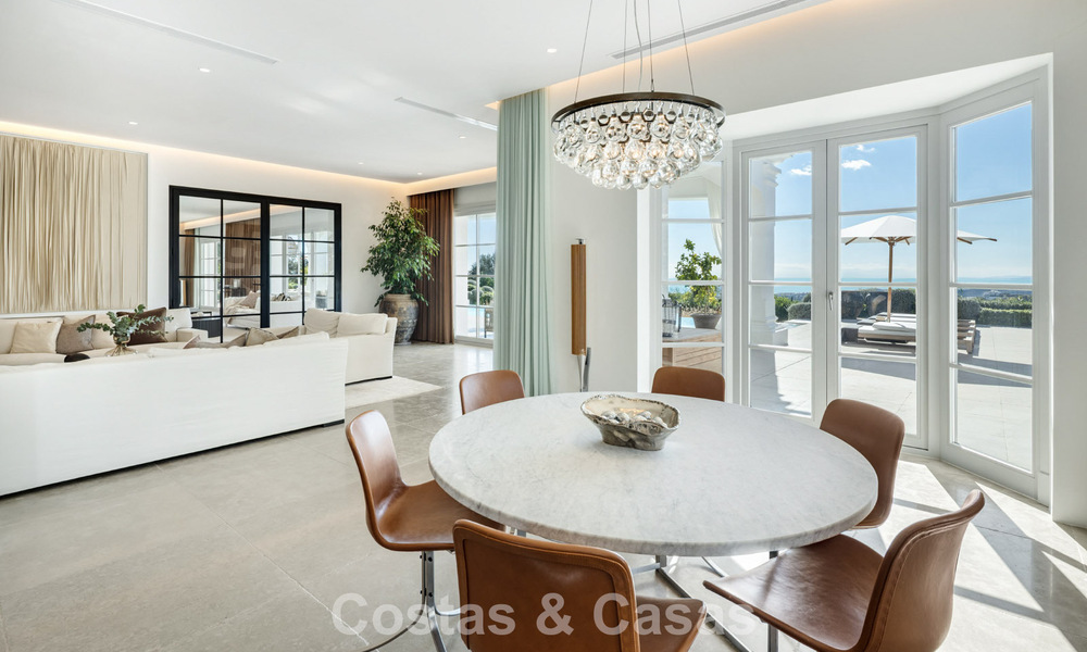 Mediterrane luxevilla met een klassieke architectuur te koop en zeezicht in het Marbella Club Resort in Benahavis 790364