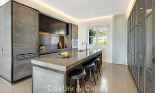 Mediterrane luxevilla met een klassieke architectuur te koop en zeezicht in het Marbella Club Resort in Benahavis 790366 