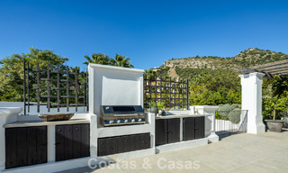 Mediterrane luxevilla met een klassieke architectuur te koop en zeezicht in het Marbella Club Resort in Benahavis 790370 