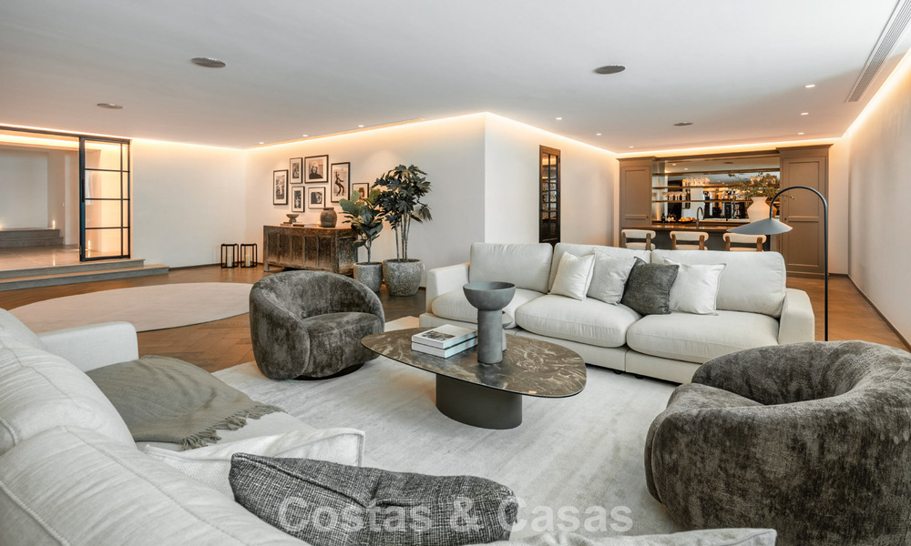 Mediterrane luxevilla met een klassieke architectuur te koop en zeezicht in het Marbella Club Resort in Benahavis 790371