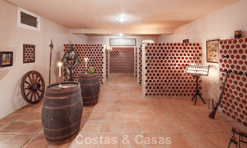 Paleisachtig landgoed met klassieke architectuur te koop in het oostelijke deel van Marbella 790453