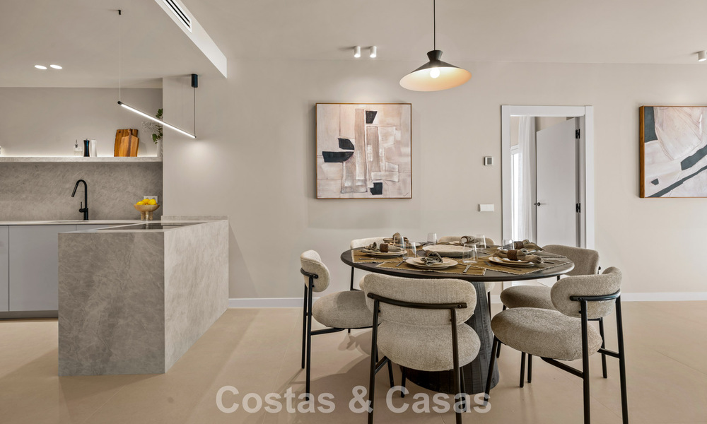 Instapklaar, eigentijds gerenoveerd, duplex appartement te koop met uitzicht op de golfbanen in La Quinta, Marbella - Benahavis 790470