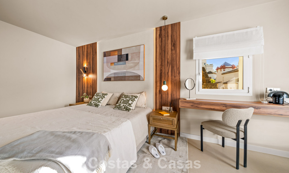 Instapklaar, eigentijds gerenoveerd, duplex appartement te koop met uitzicht op de golfbanen in La Quinta, Marbella - Benahavis 790483