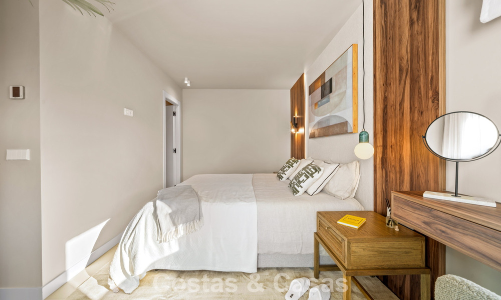 Instapklaar, eigentijds gerenoveerd, duplex appartement te koop met uitzicht op de golfbanen in La Quinta, Marbella - Benahavis 790484
