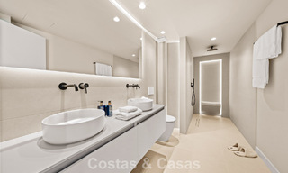 Instapklaar, eigentijds gerenoveerd, duplex appartement te koop met uitzicht op de golfbanen in La Quinta, Marbella - Benahavis 790487 