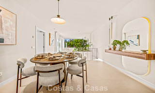 Instapklaar, eigentijds gerenoveerd, duplex appartement te koop met uitzicht op de golfbanen in La Quinta, Marbella - Benahavis 790496 