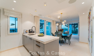 Eigentijds gerenoveerd ruim penthouse te koop op enkele stappen van het strand in San Pedro, Marbella 790524 