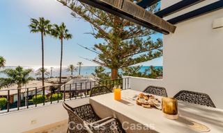 Eigentijds gerenoveerd ruim penthouse te koop op enkele stappen van het strand in San Pedro, Marbella 790530 