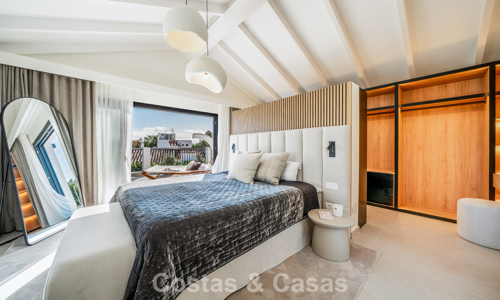 Villa met moderne mediterrane flair te koop op enkele minuten lopen van het strand en centrum van San Pedro, Marbella 790556