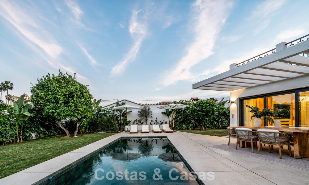 Villa met moderne mediterrane flair te koop op enkele minuten lopen van het strand en centrum van San Pedro, Marbella 790564