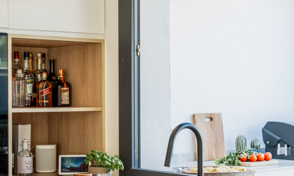 Villa met moderne mediterrane flair te koop op enkele minuten lopen van het strand en centrum van San Pedro, Marbella 790570