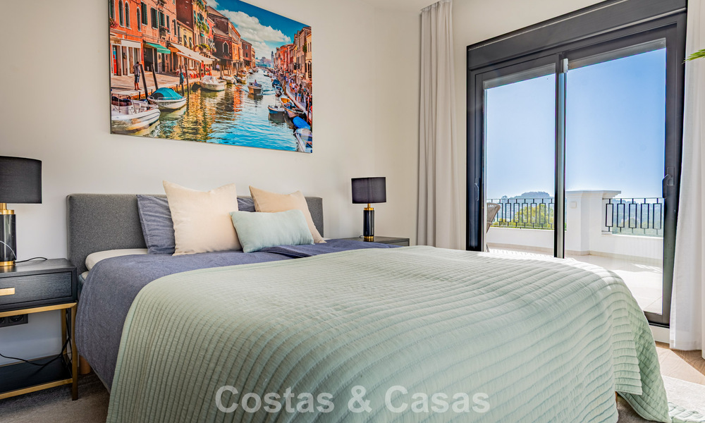 Ruime luxevilla met panoramisch zeezicht te koop in La Quinta, Benahavis - Marbella 790605