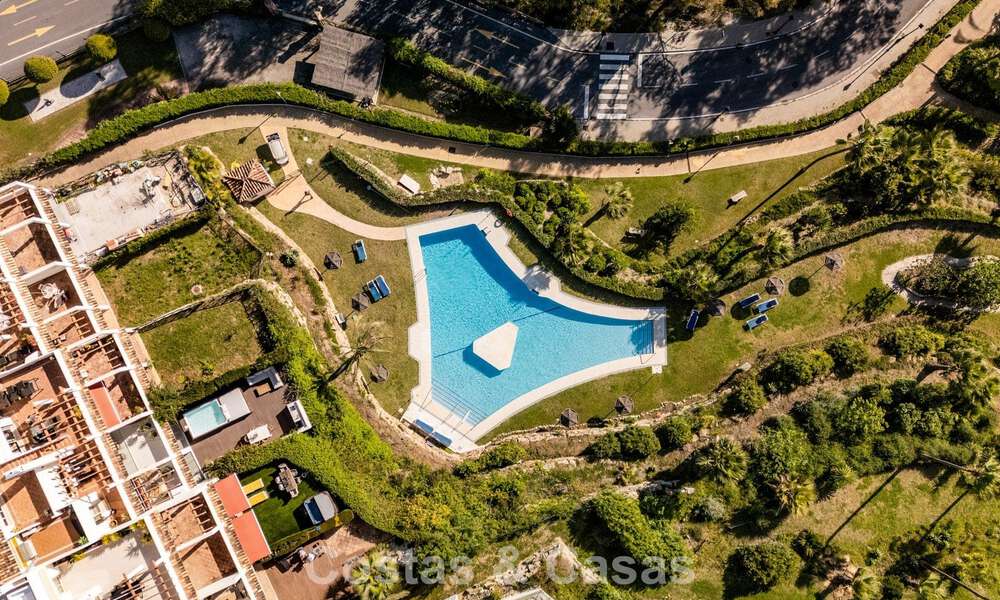 Eigentijds gerenoveerd 3-slaapkamer appartement te koop met privézwembad en zeezicht in Nueva Andalucia, Marbella 790790